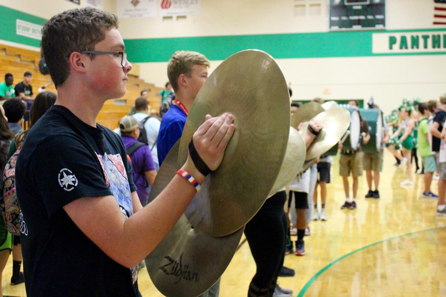 Derby FALLs in love with pep assemblies (Photos by Regina Waugh)