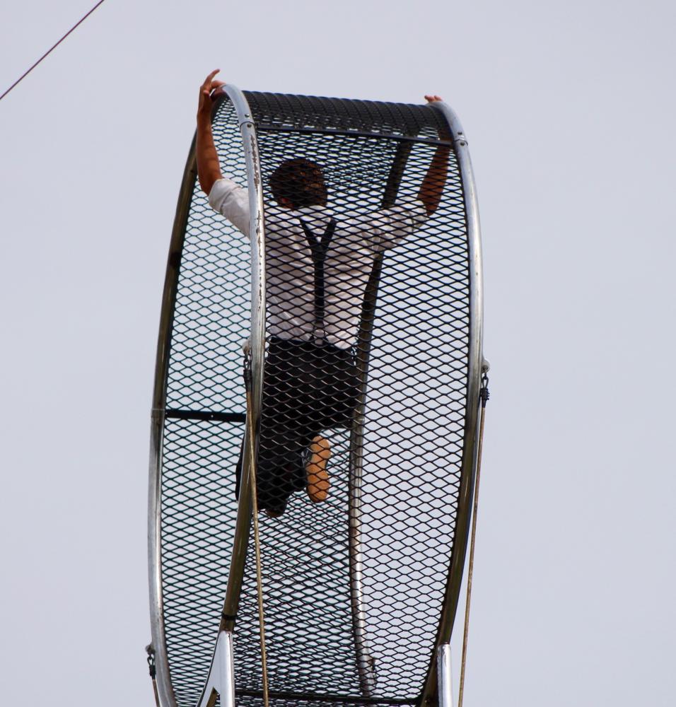 Flippin' Acrobats photo sequence (Photos by Regina Waugh)