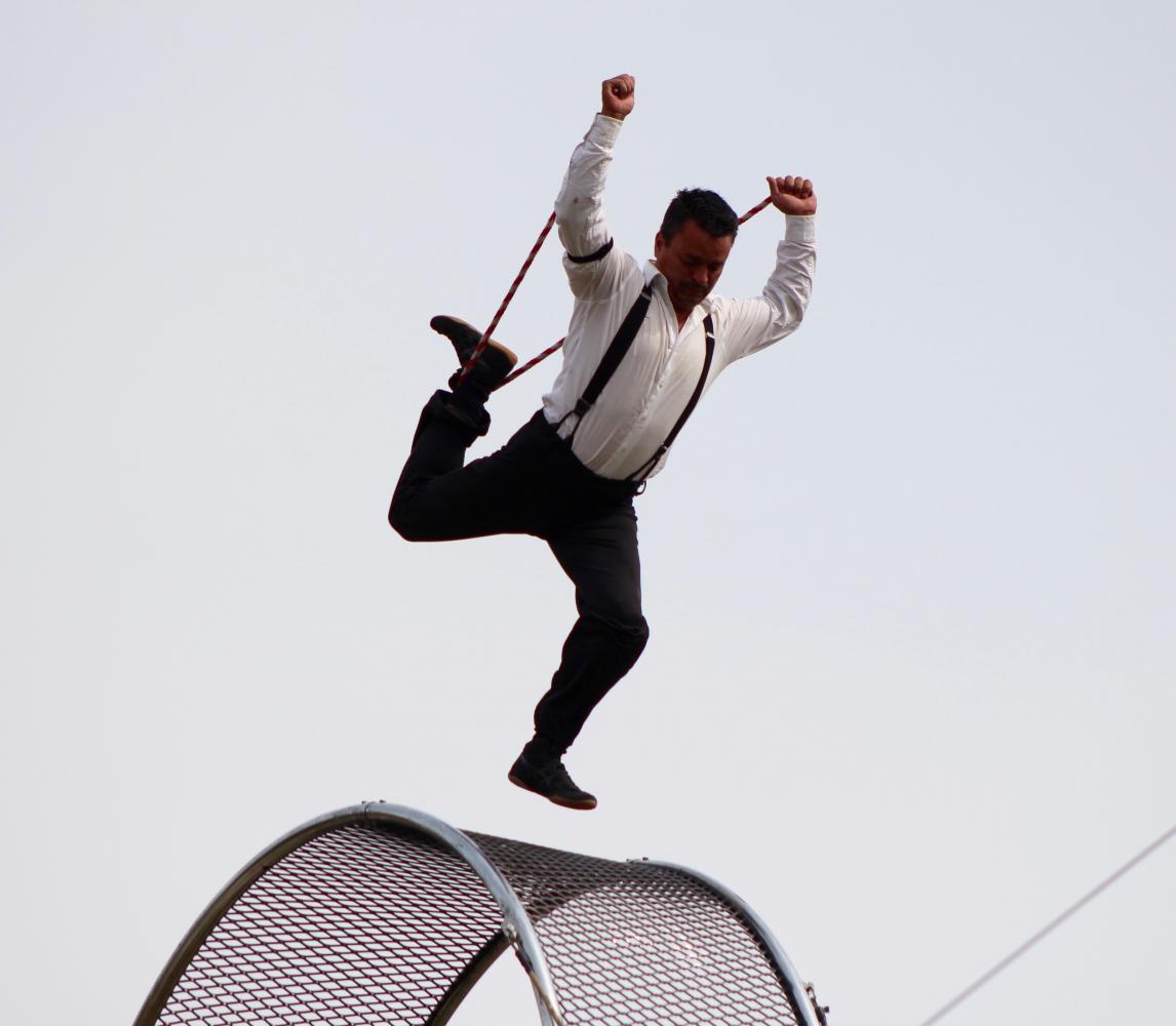 Flippin' Acrobats photo sequence (Photos by Regina Waugh)