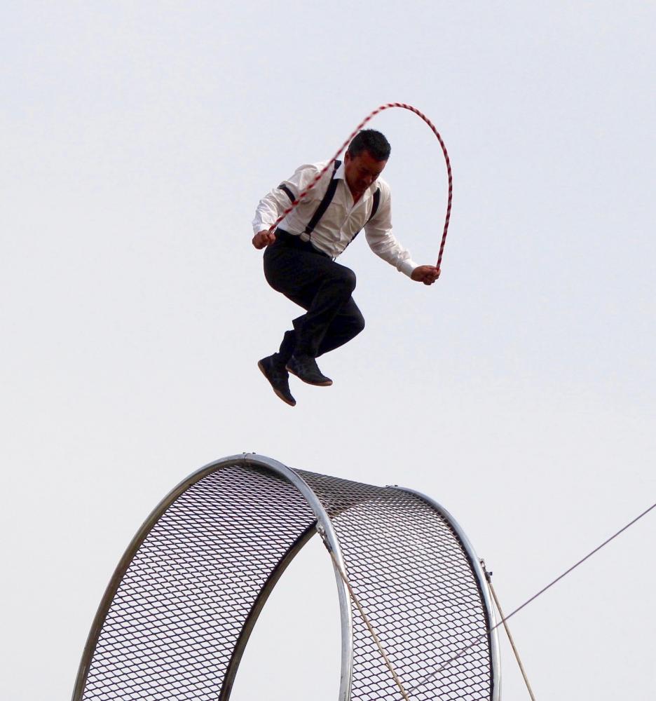 Flippin' Acrobats photo sequence (Photos by Regina Waugh)