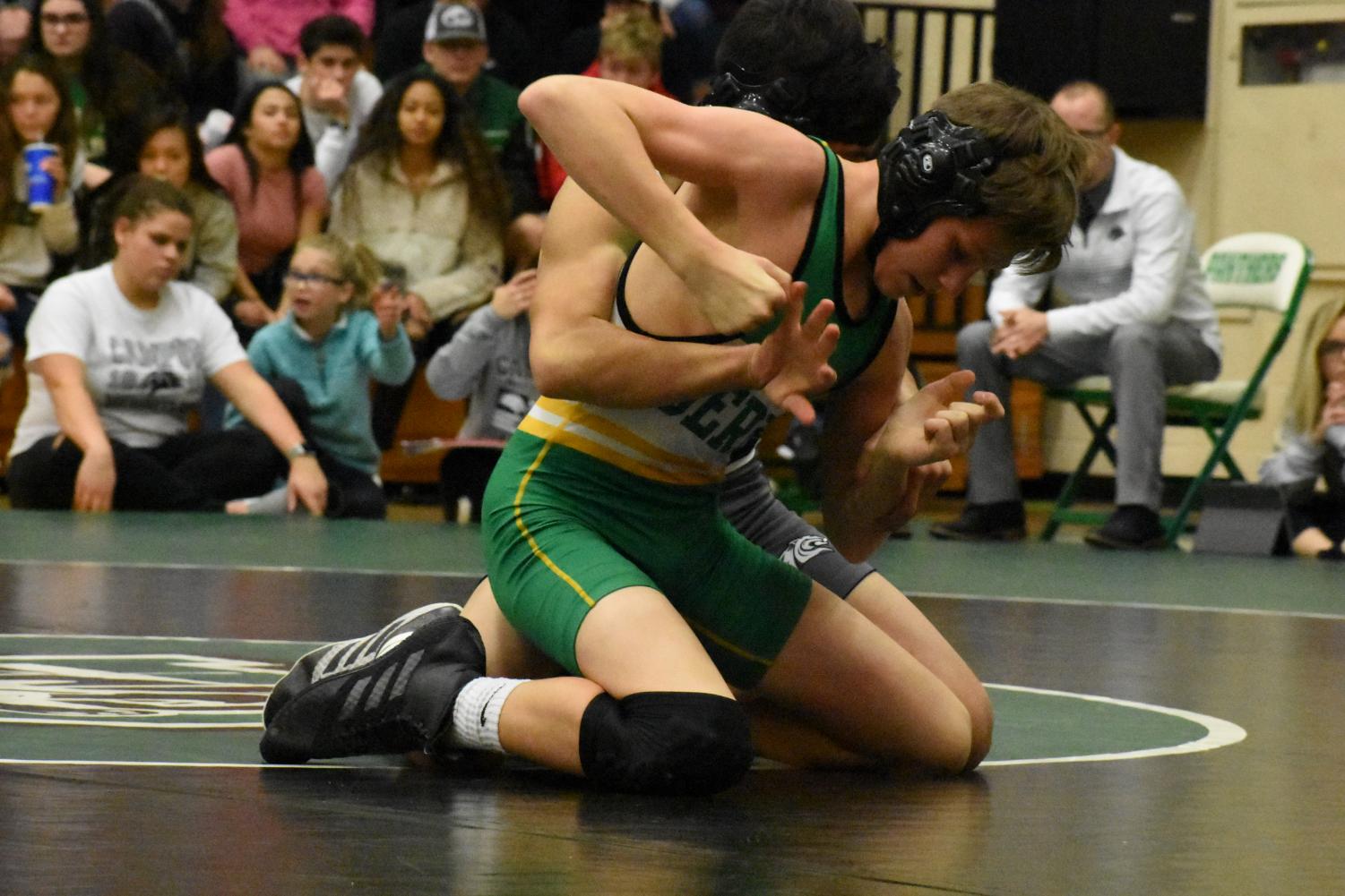 1%2F24+Wrestling+dual+vs.+Campus+%28Photos+by+Damien+Matmanivong%29