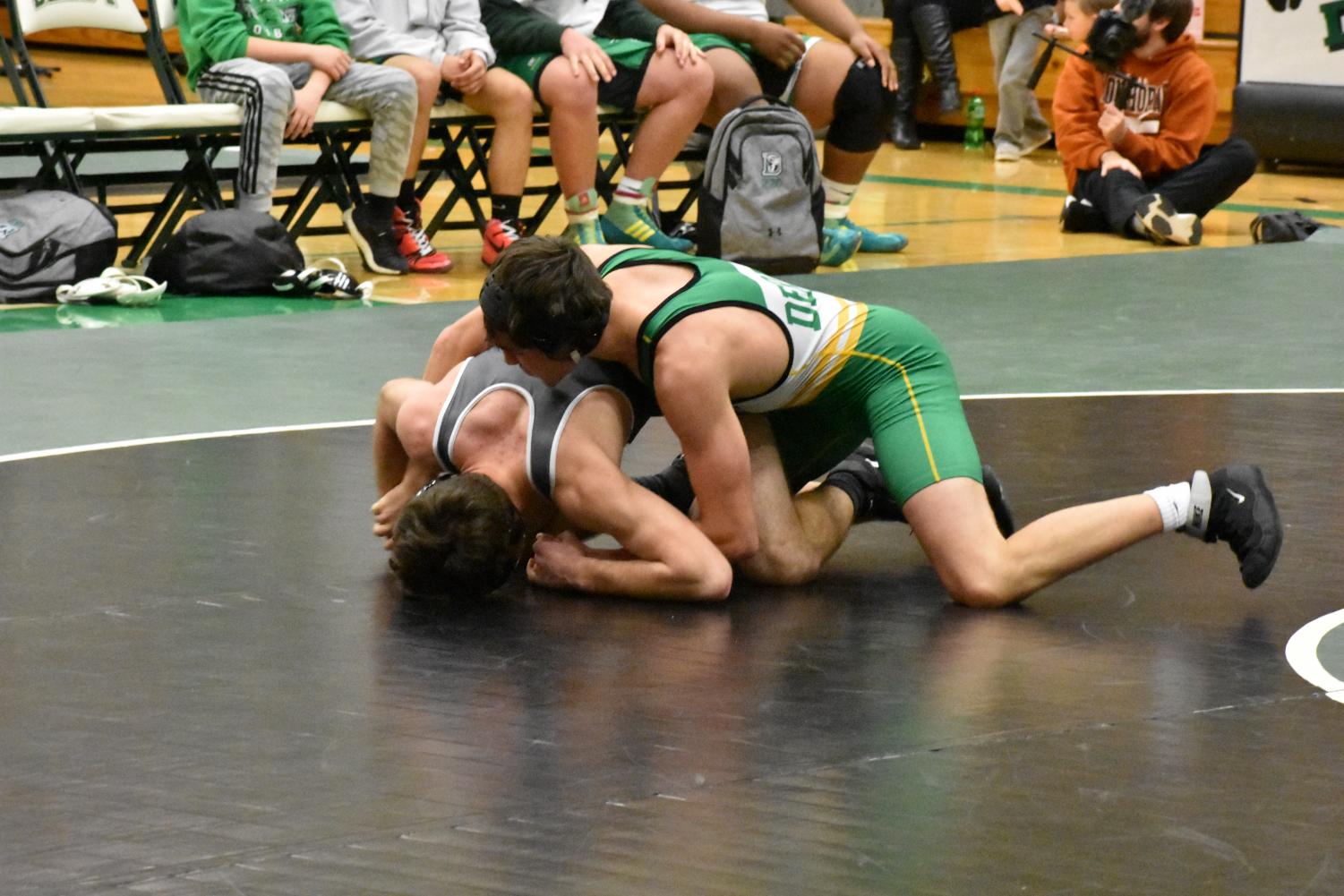 1%2F24+Wrestling+dual+vs.+Campus+%28Photos+by+Damien+Matmanivong%29
