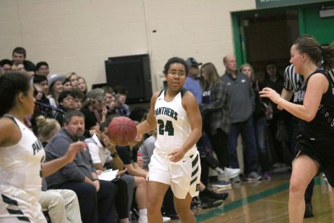 DHS Uniform Review: Girls Basketball (Home)