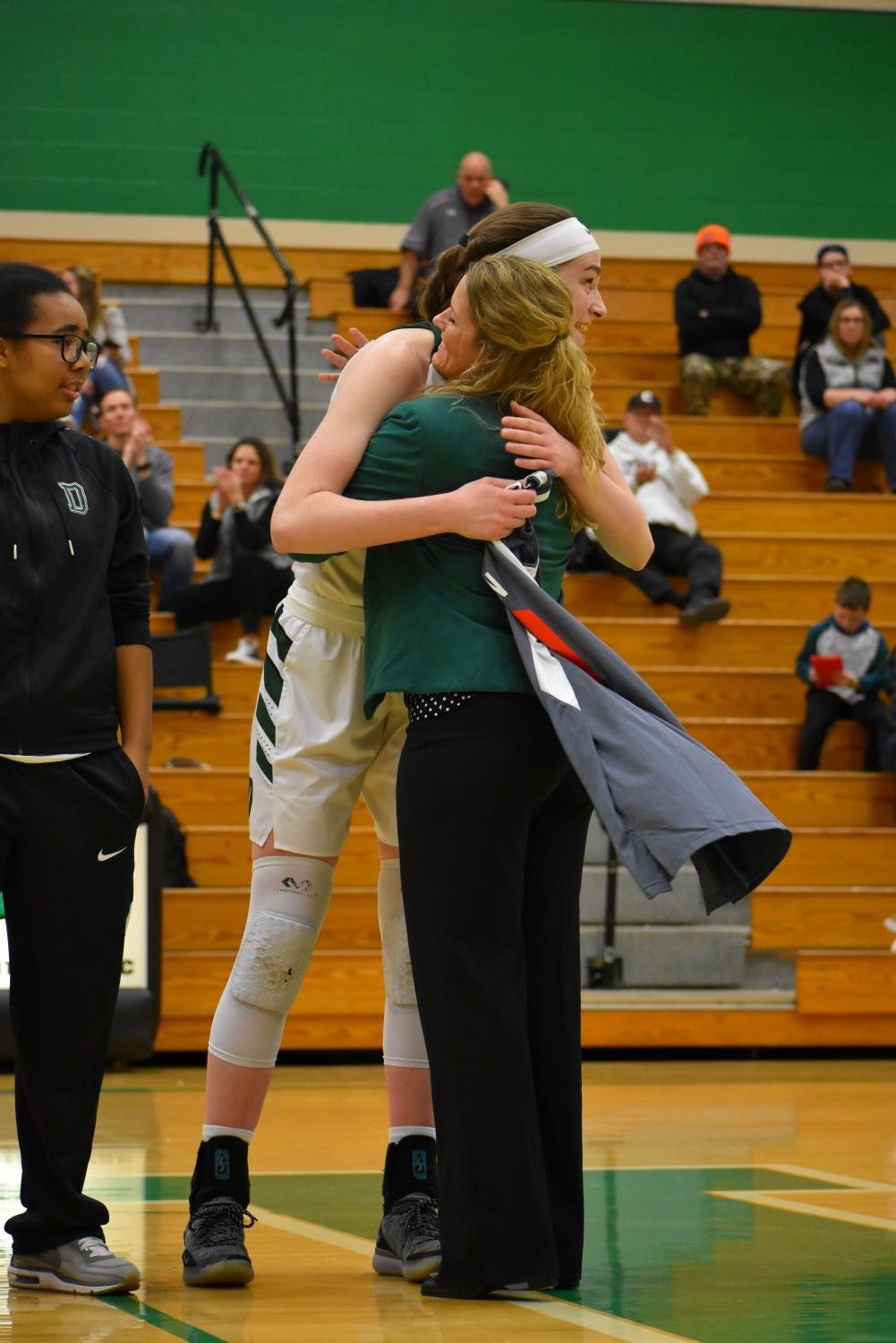 Girls+basketball+Sub-State+vs+Campus+%28photo+gallery+by+Damien+Matmanivong%29