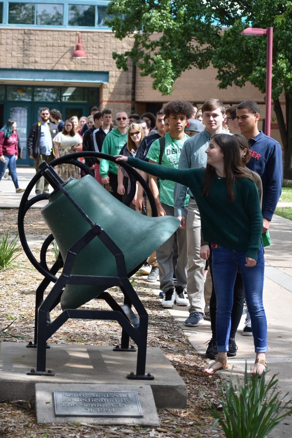 5/10/19 Senior bell ringing Ceremony (photo gallery by Damien Matmanivong)