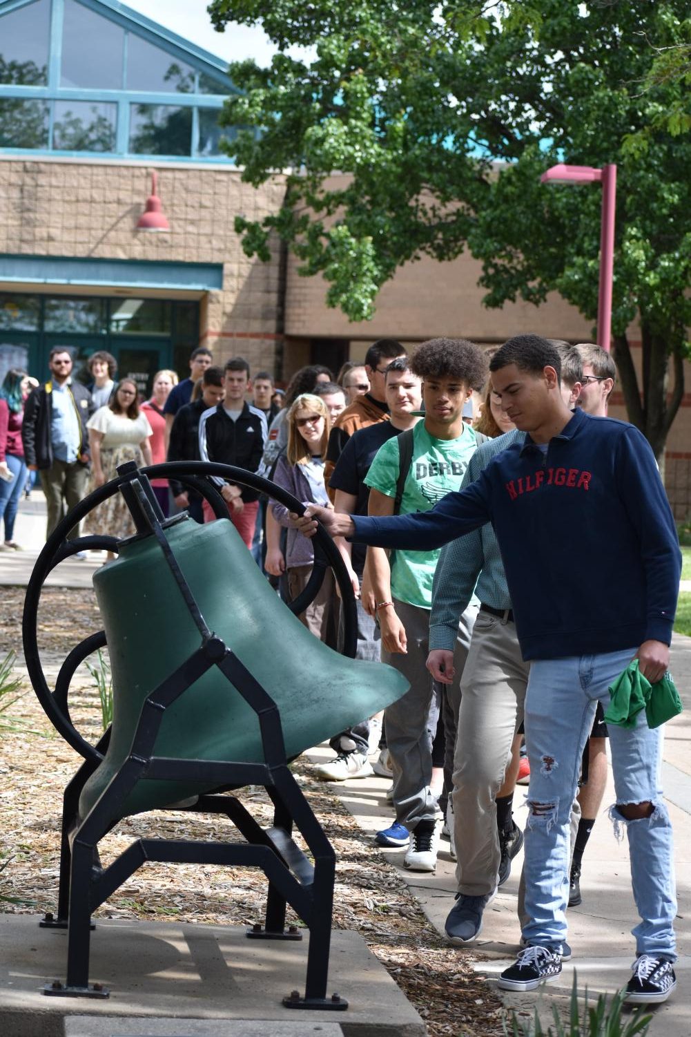 5/10/19 Senior bell ringing Ceremony (photo gallery by Damien Matmanivong)