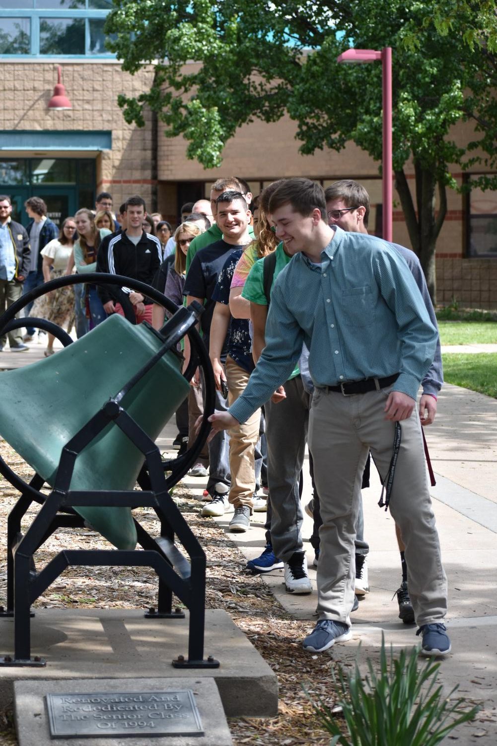 5/10/19 Senior bell ringing Ceremony (photo gallery by Damien Matmanivong)