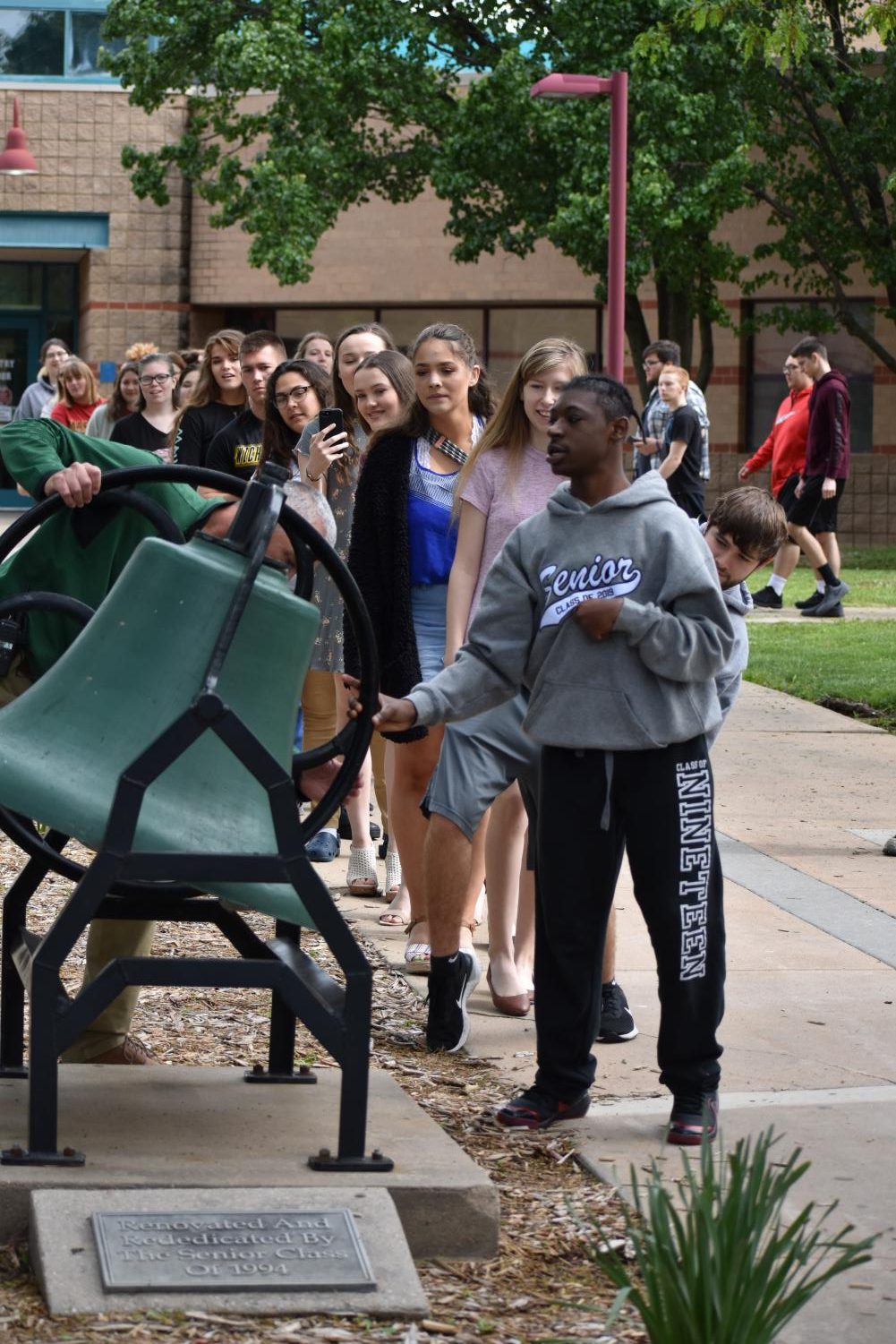 5/10/19 Senior bell ringing Ceremony (photo gallery by Damien Matmanivong)