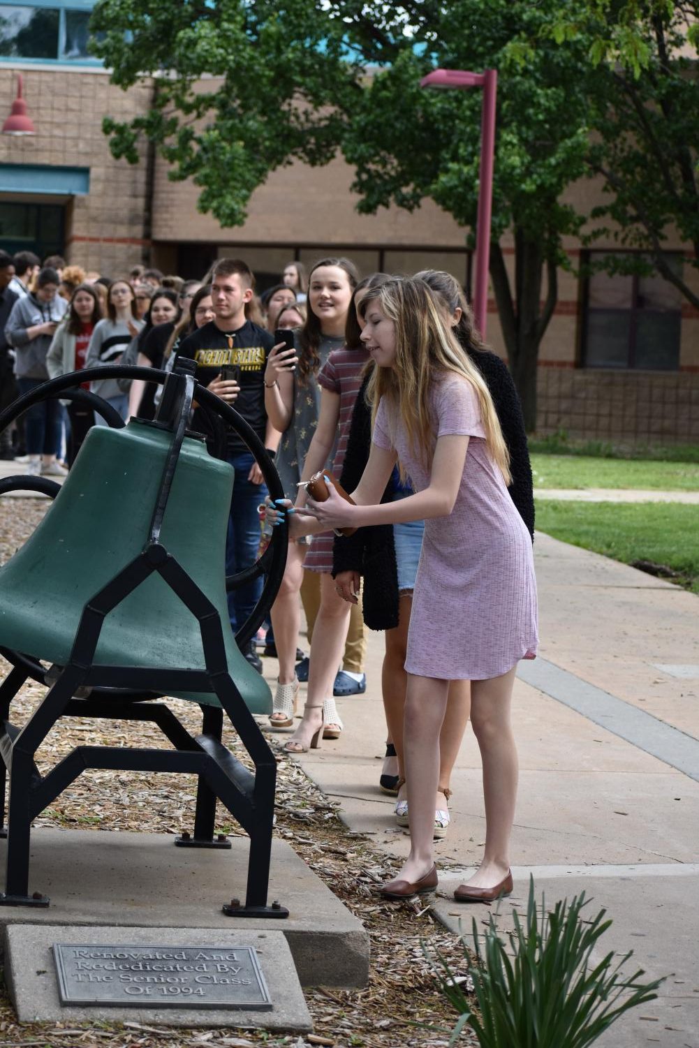 5/10/19 Senior bell ringing Ceremony (photo gallery by Damien Matmanivong)