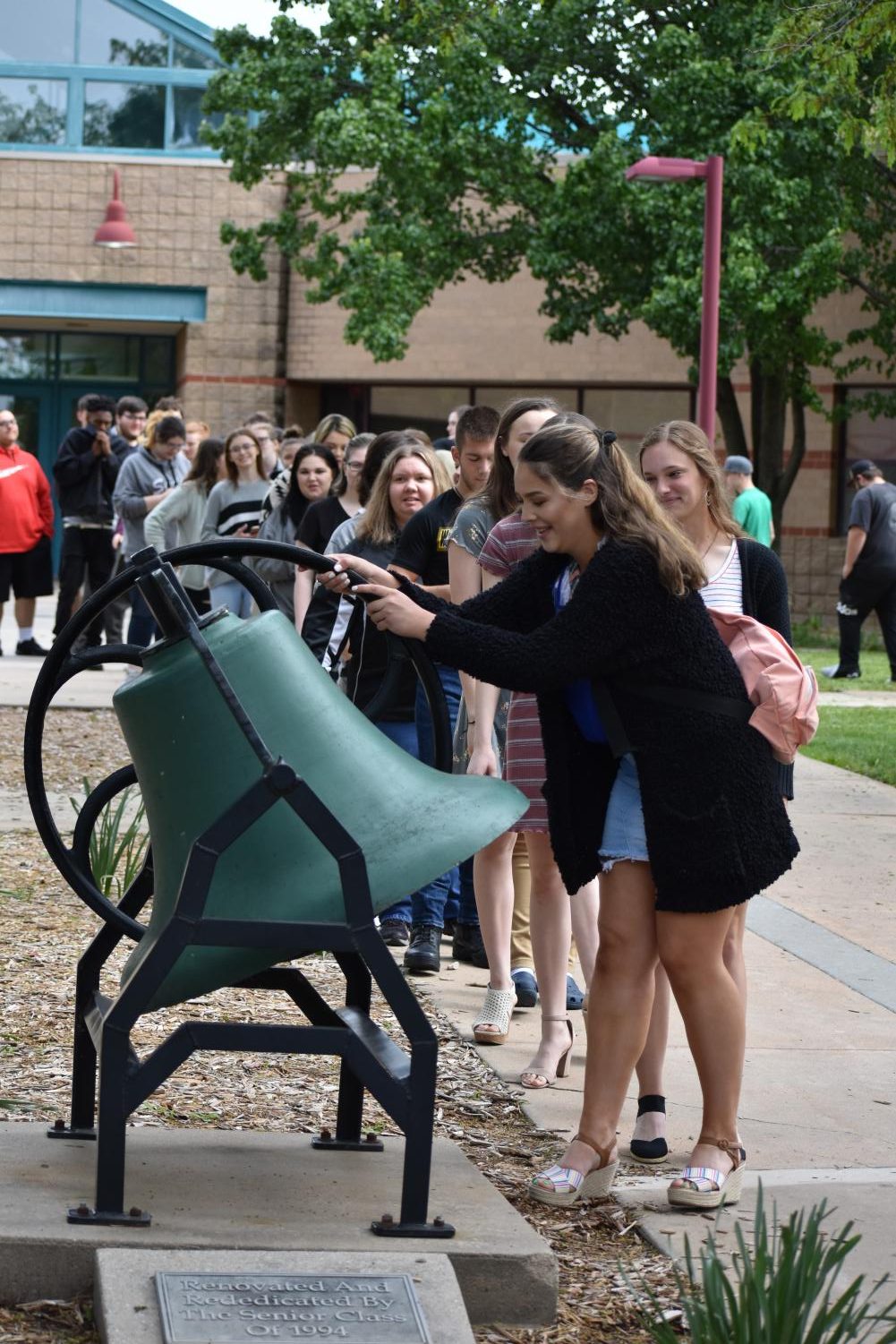 5/10/19 Senior bell ringing Ceremony (photo gallery by Damien Matmanivong)