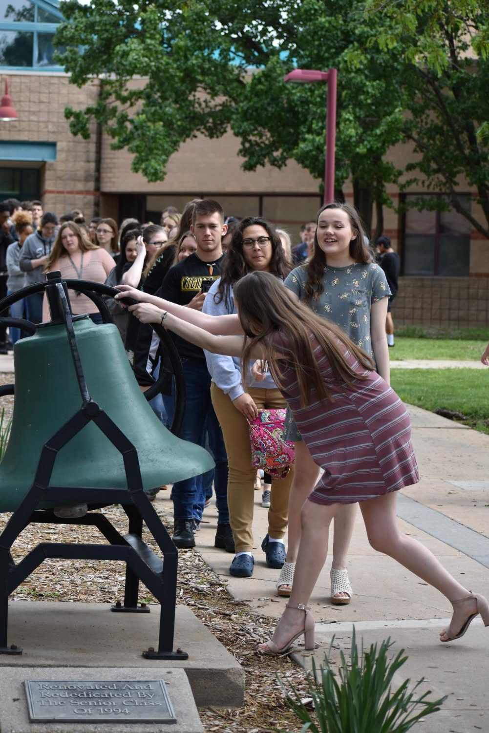 5/10/19 Senior bell ringing Ceremony (photo gallery by Damien Matmanivong)