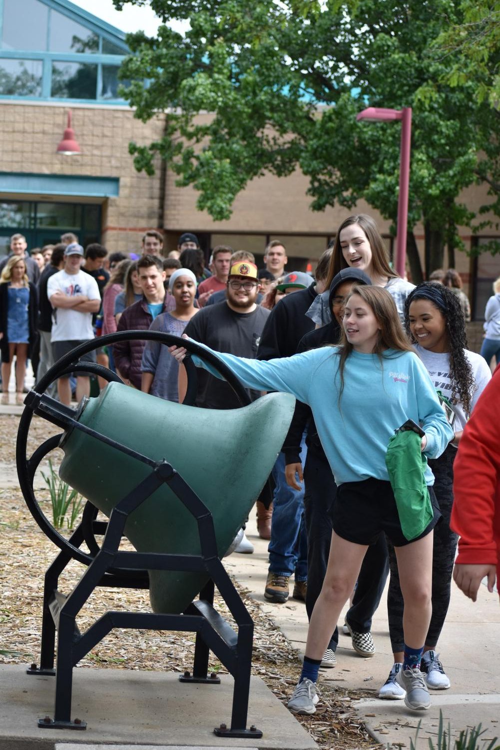 5/10/19 Senior bell ringing Ceremony (photo gallery by Damien Matmanivong)