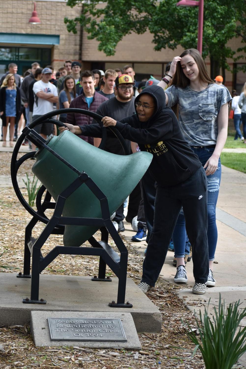 5/10/19 Senior bell ringing Ceremony (photo gallery by Damien Matmanivong)