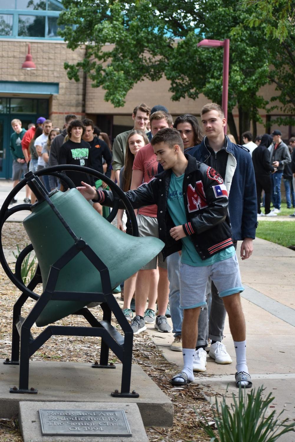 5/10/19 Senior bell ringing Ceremony (photo gallery by Damien Matmanivong)