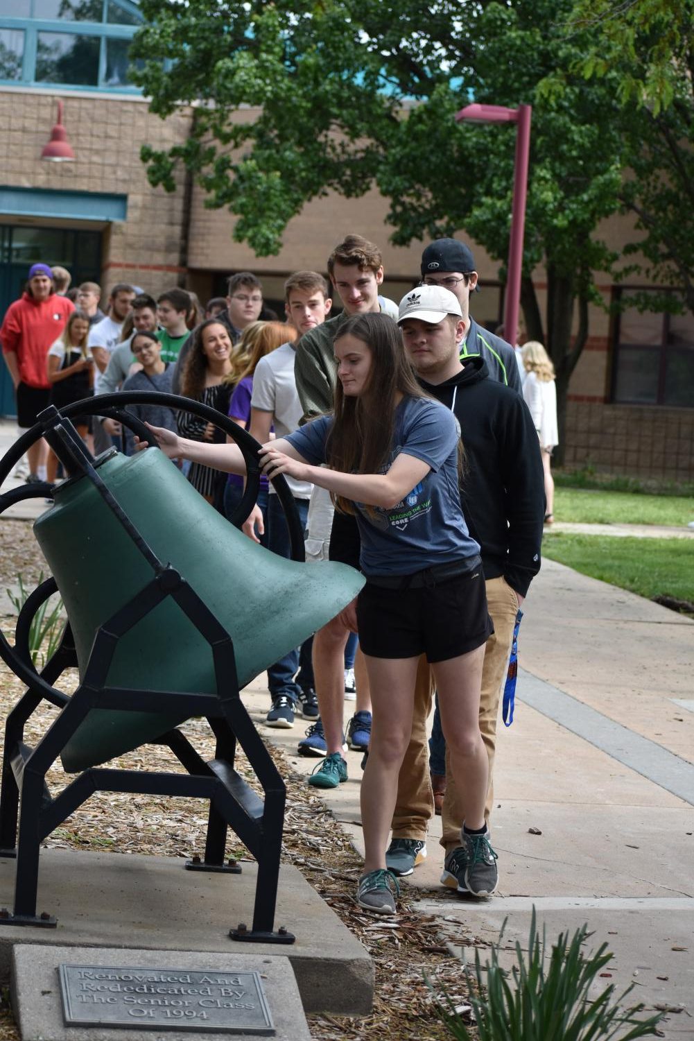 5/10/19 Senior bell ringing Ceremony (photo gallery by Damien Matmanivong)