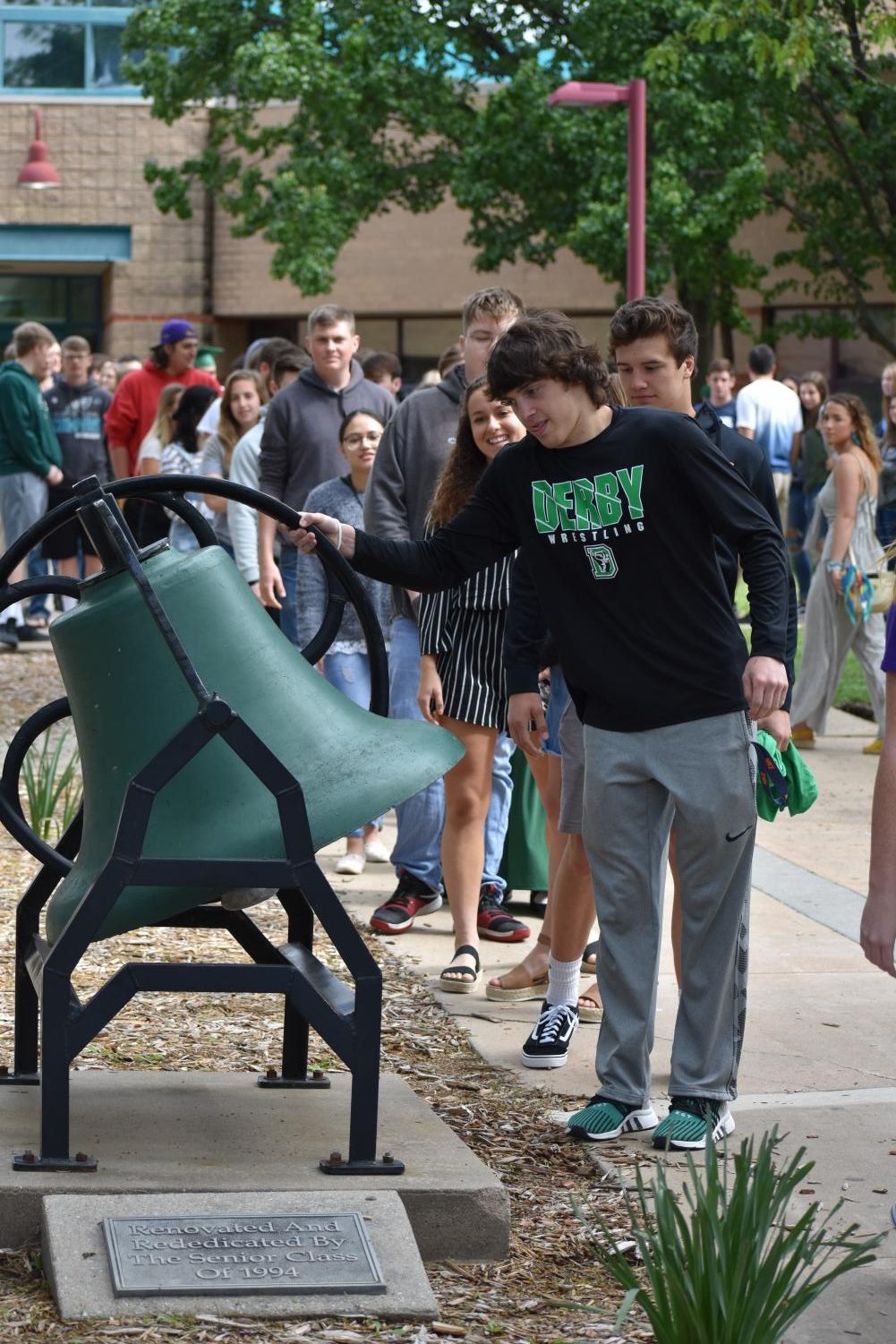 5/10/19 Senior bell ringing Ceremony (photo gallery by Damien Matmanivong)