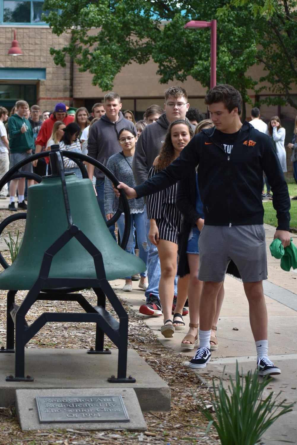 5/10/19 Senior bell ringing Ceremony (photo gallery by Damien Matmanivong)