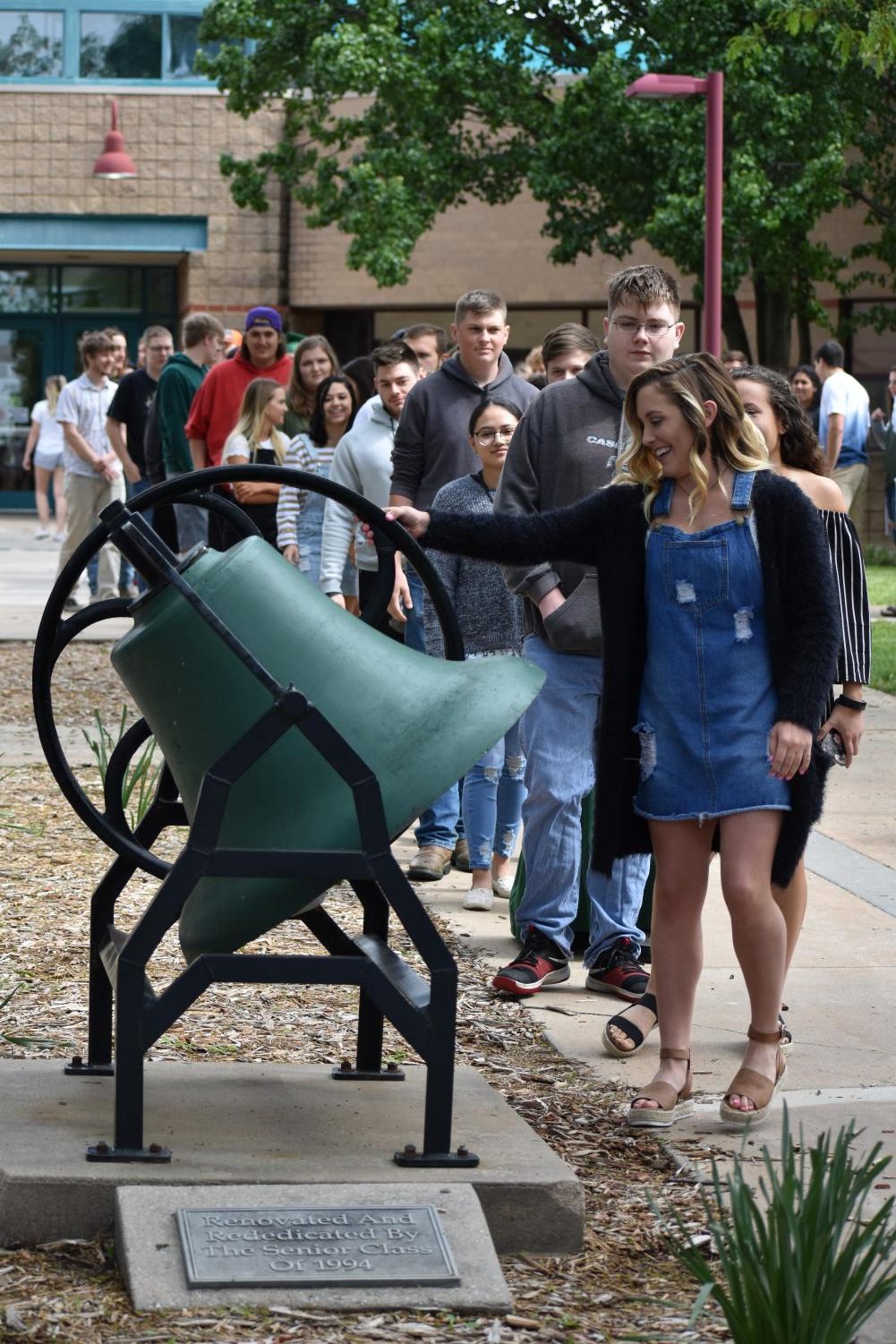 5/10/19 Senior bell ringing Ceremony (photo gallery by Damien Matmanivong)