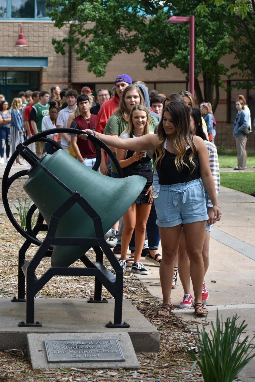 5/10/19 Senior bell ringing Ceremony (photo gallery by Damien Matmanivong)