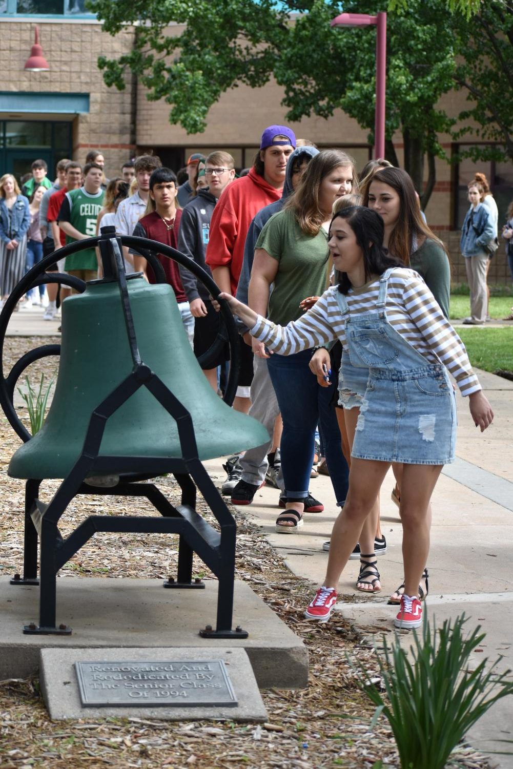 5/10/19 Senior bell ringing Ceremony (photo gallery by Damien Matmanivong)