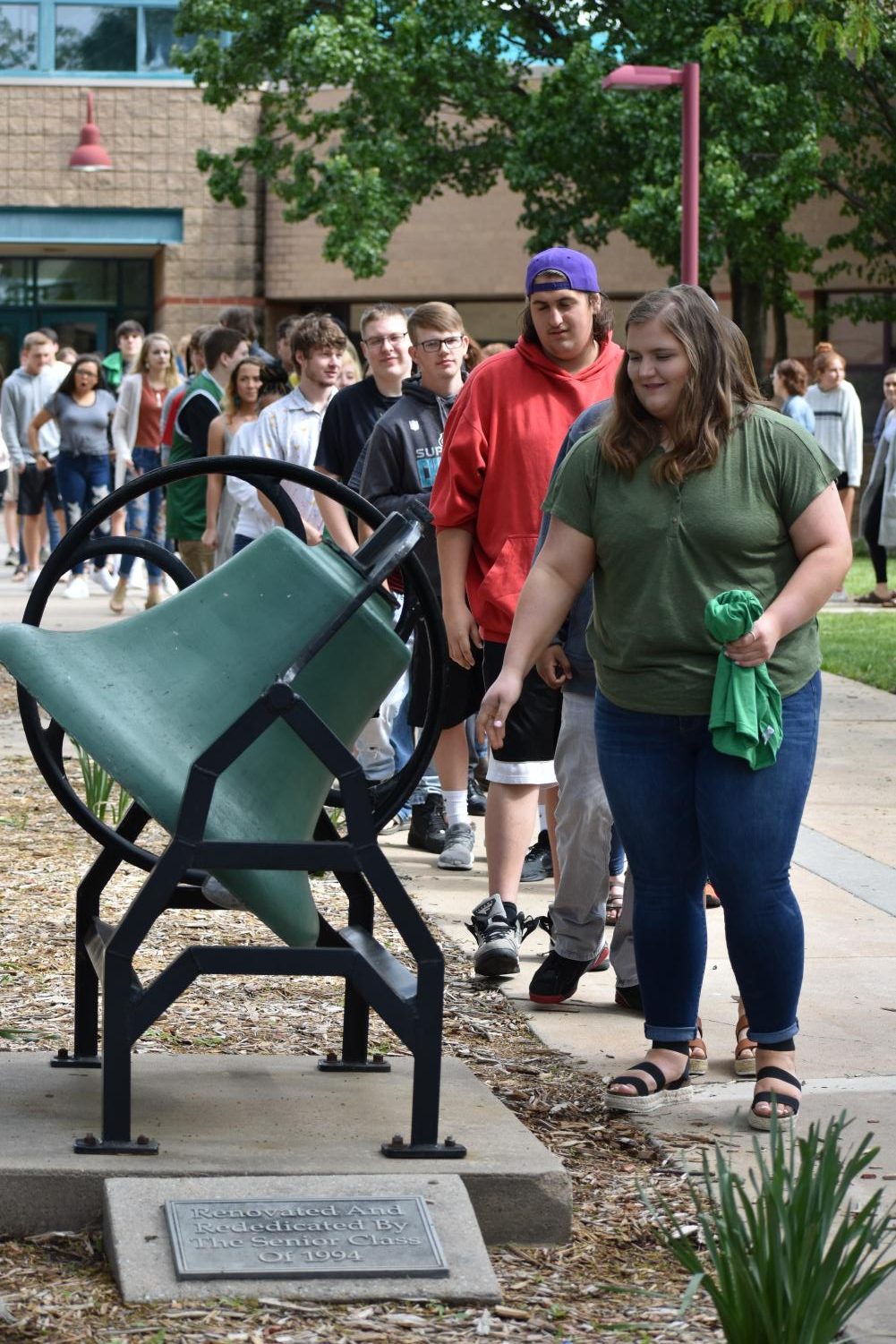 5/10/19 Senior bell ringing Ceremony (photo gallery by Damien Matmanivong)