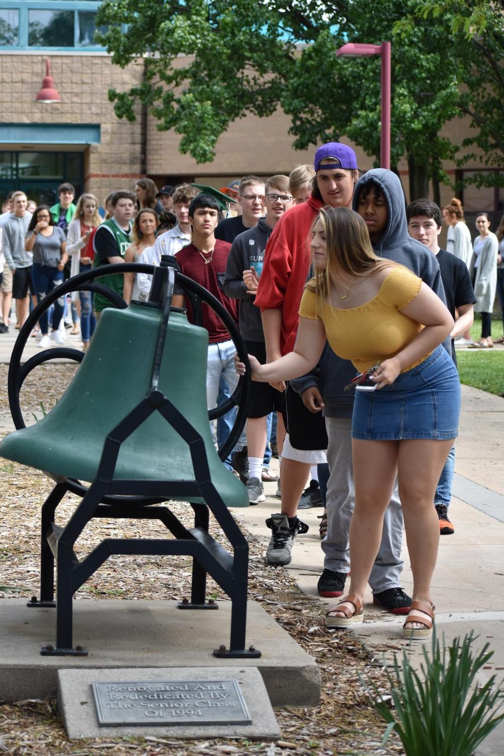 5/10/19 Senior bell ringing Ceremony (photo gallery by Damien Matmanivong)