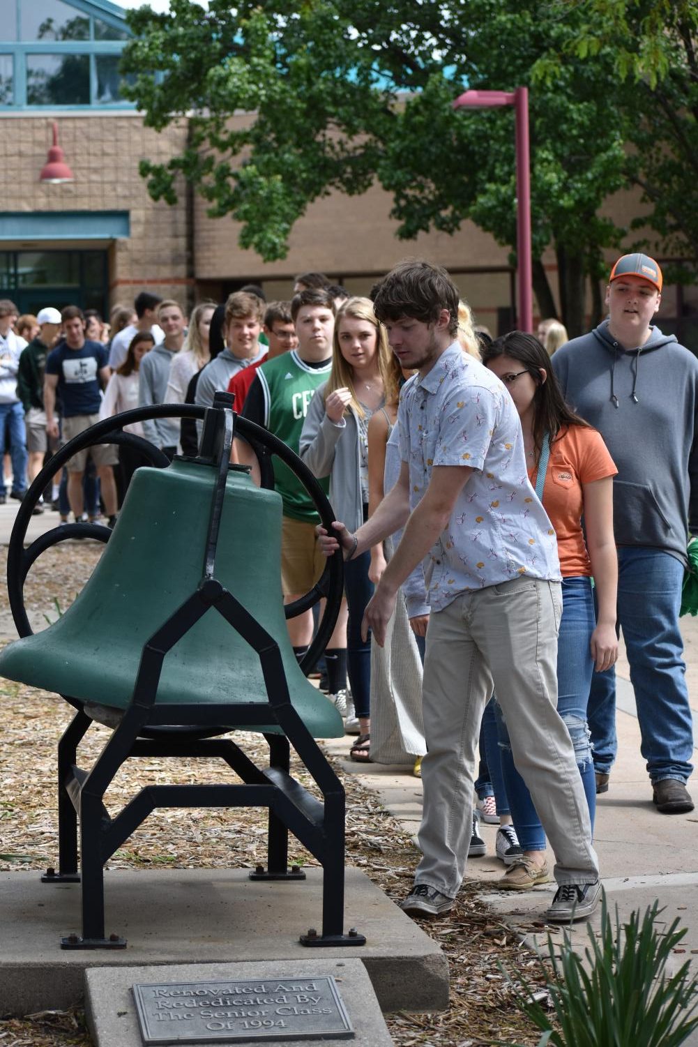 5/10/19 Senior bell ringing Ceremony (photo gallery by Damien Matmanivong)