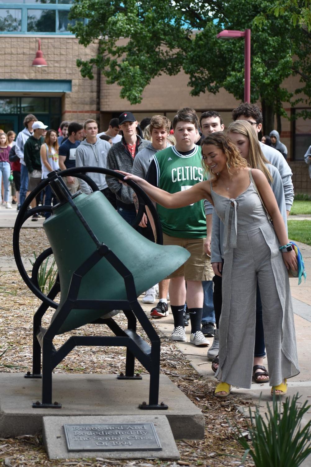 5/10/19 Senior bell ringing Ceremony (photo gallery by Damien Matmanivong)