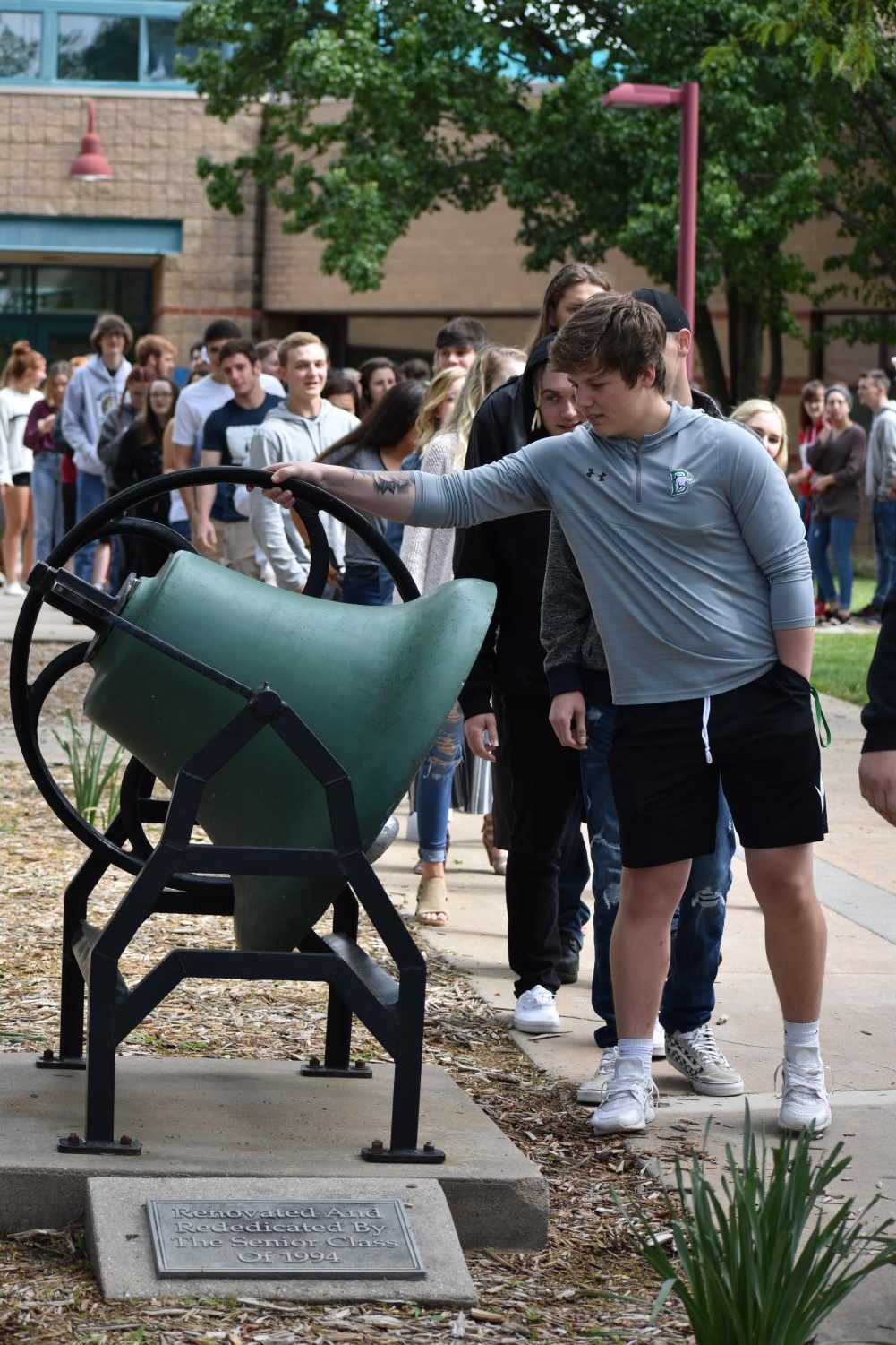 5/10/19 Senior bell ringing Ceremony (photo gallery by Damien Matmanivong)