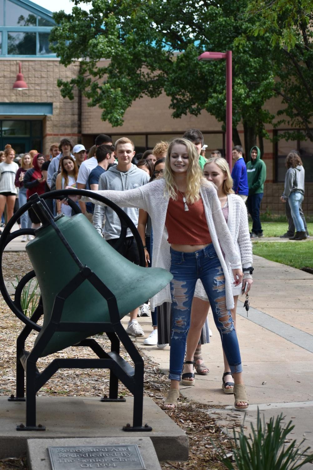 5/10/19 Senior bell ringing Ceremony (photo gallery by Damien Matmanivong)