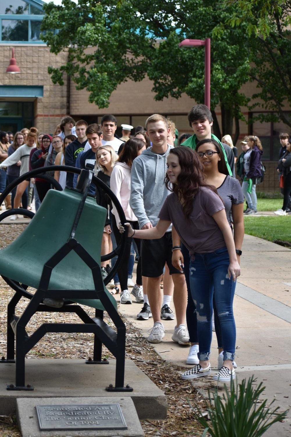 5/10/19 Senior bell ringing Ceremony (photo gallery by Damien Matmanivong)