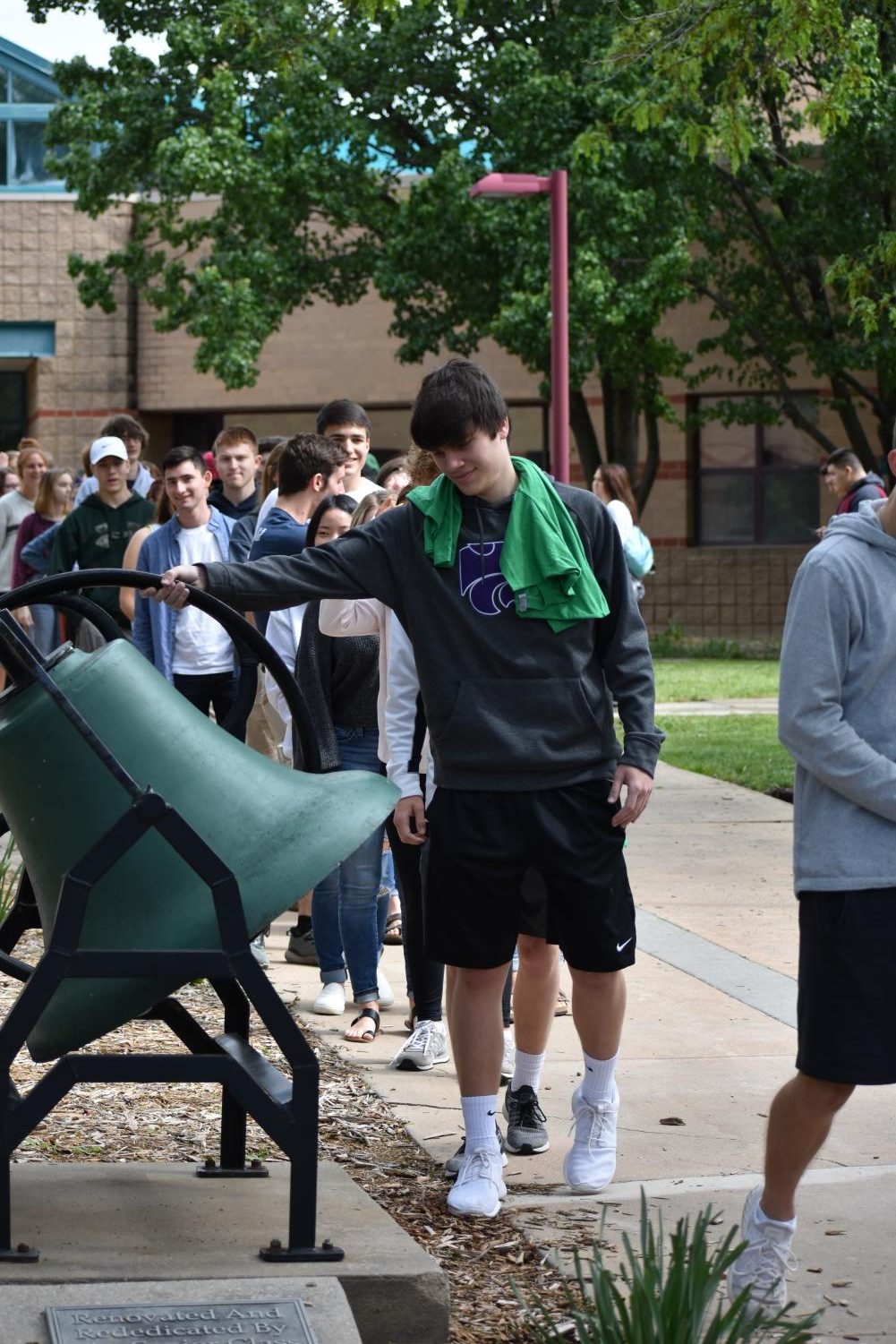 5/10/19 Senior bell ringing Ceremony (photo gallery by Damien Matmanivong)