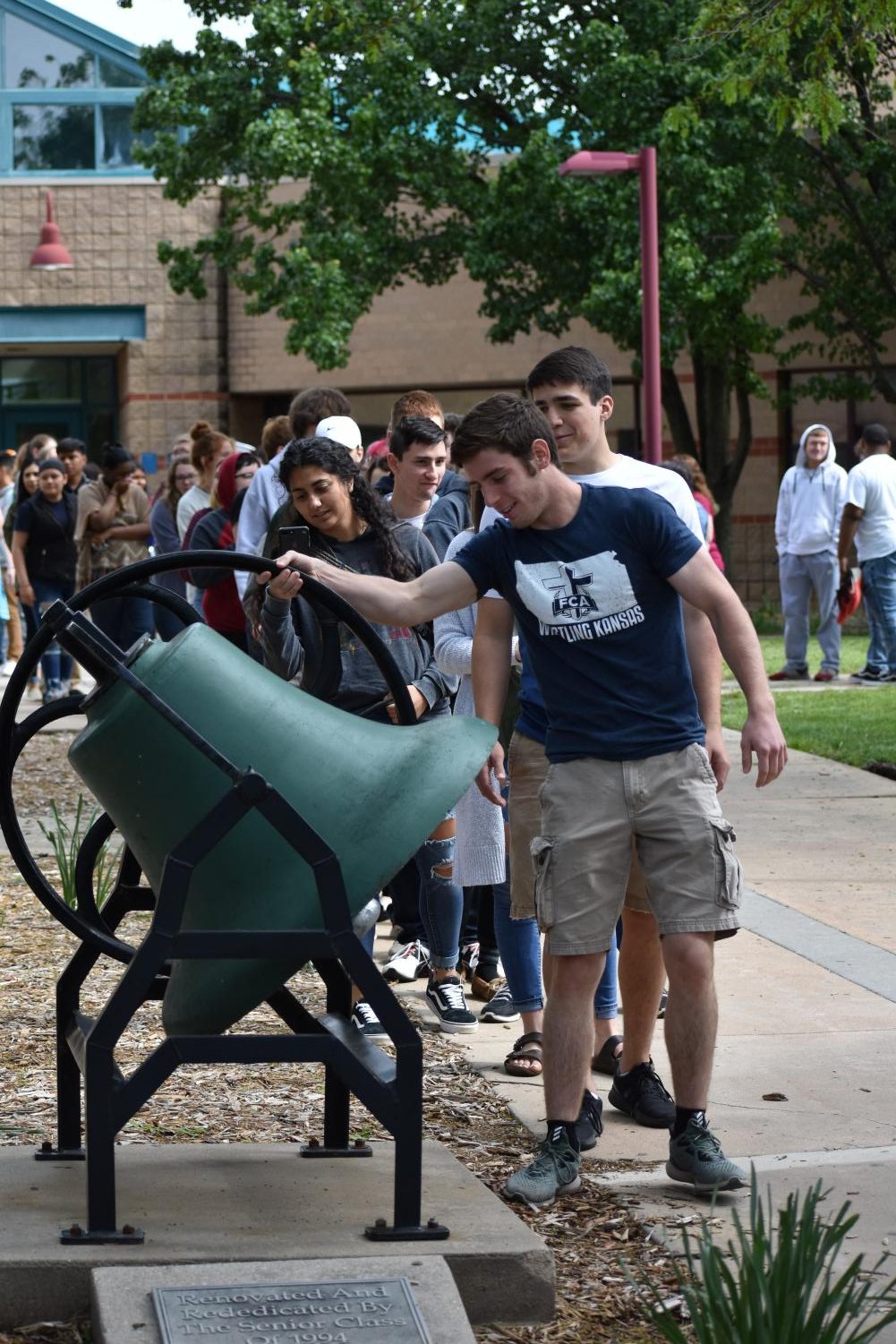 5/10/19 Senior bell ringing Ceremony (photo gallery by Damien Matmanivong)