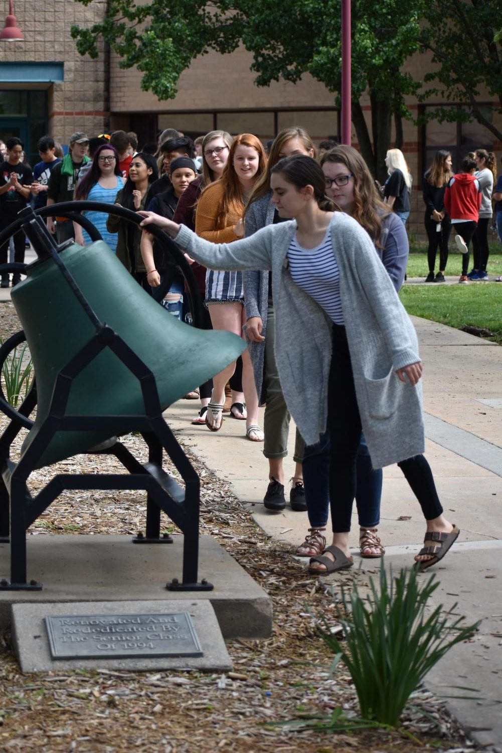 5/10/19 Senior bell ringing Ceremony (photo gallery by Damien Matmanivong)