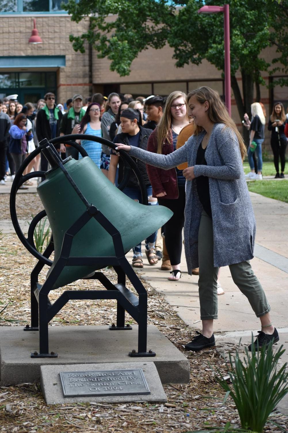 5/10/19 Senior bell ringing Ceremony (photo gallery by Damien Matmanivong)