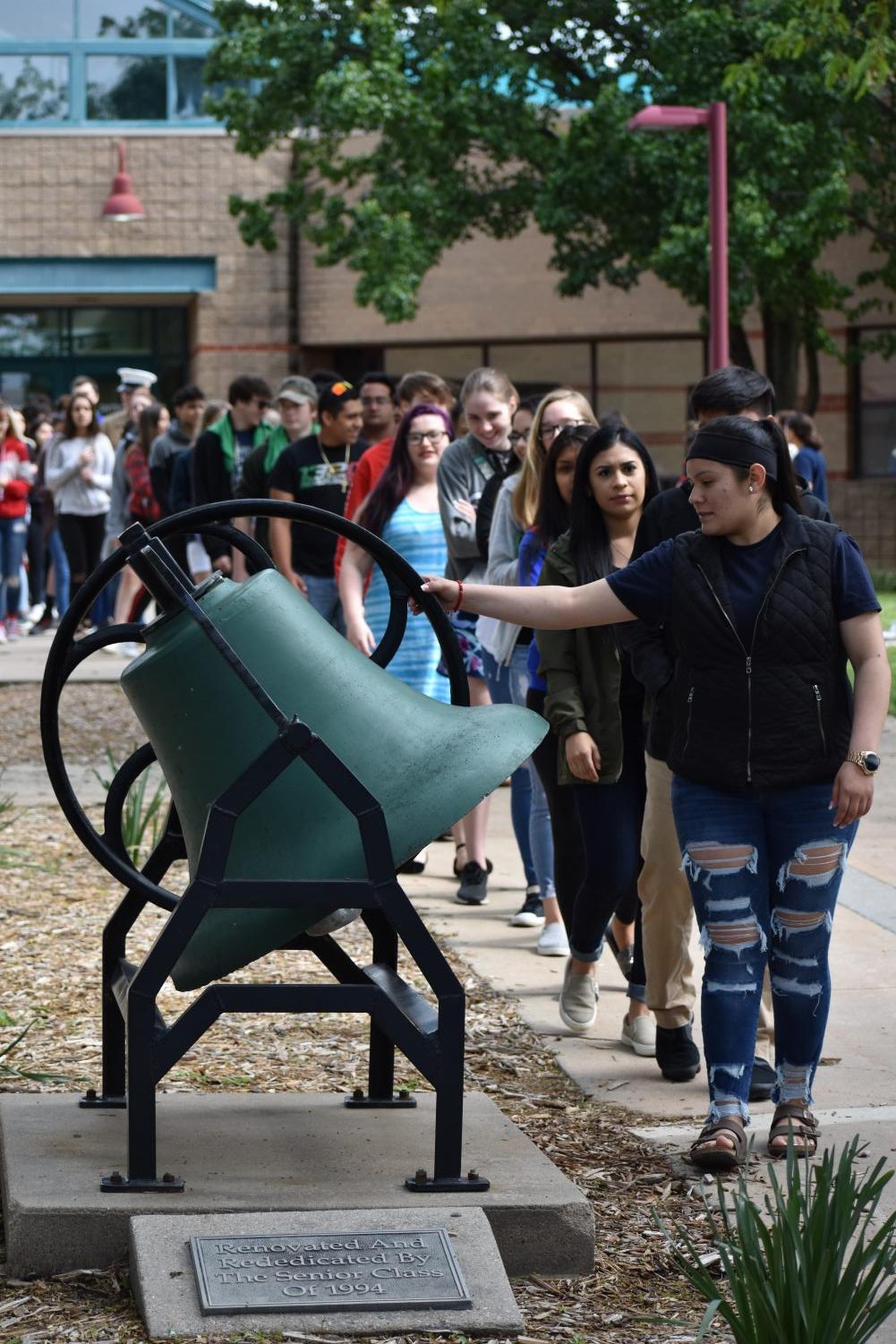 5/10/19 Senior bell ringing Ceremony (photo gallery by Damien Matmanivong)