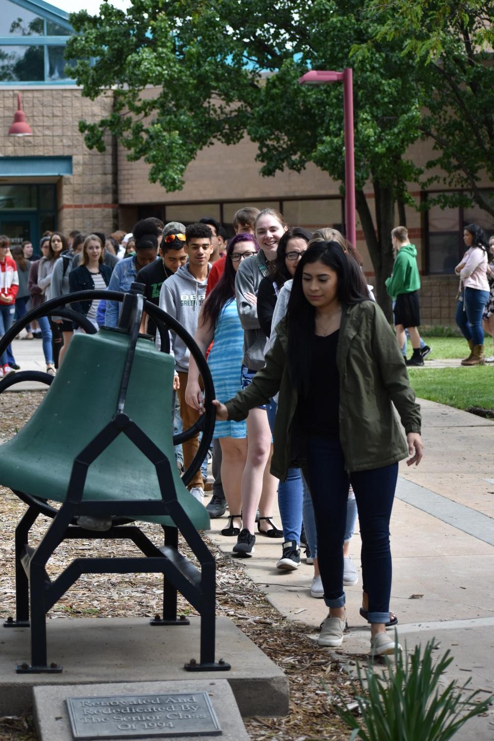 5/10/19 Senior bell ringing Ceremony (photo gallery by Damien Matmanivong)