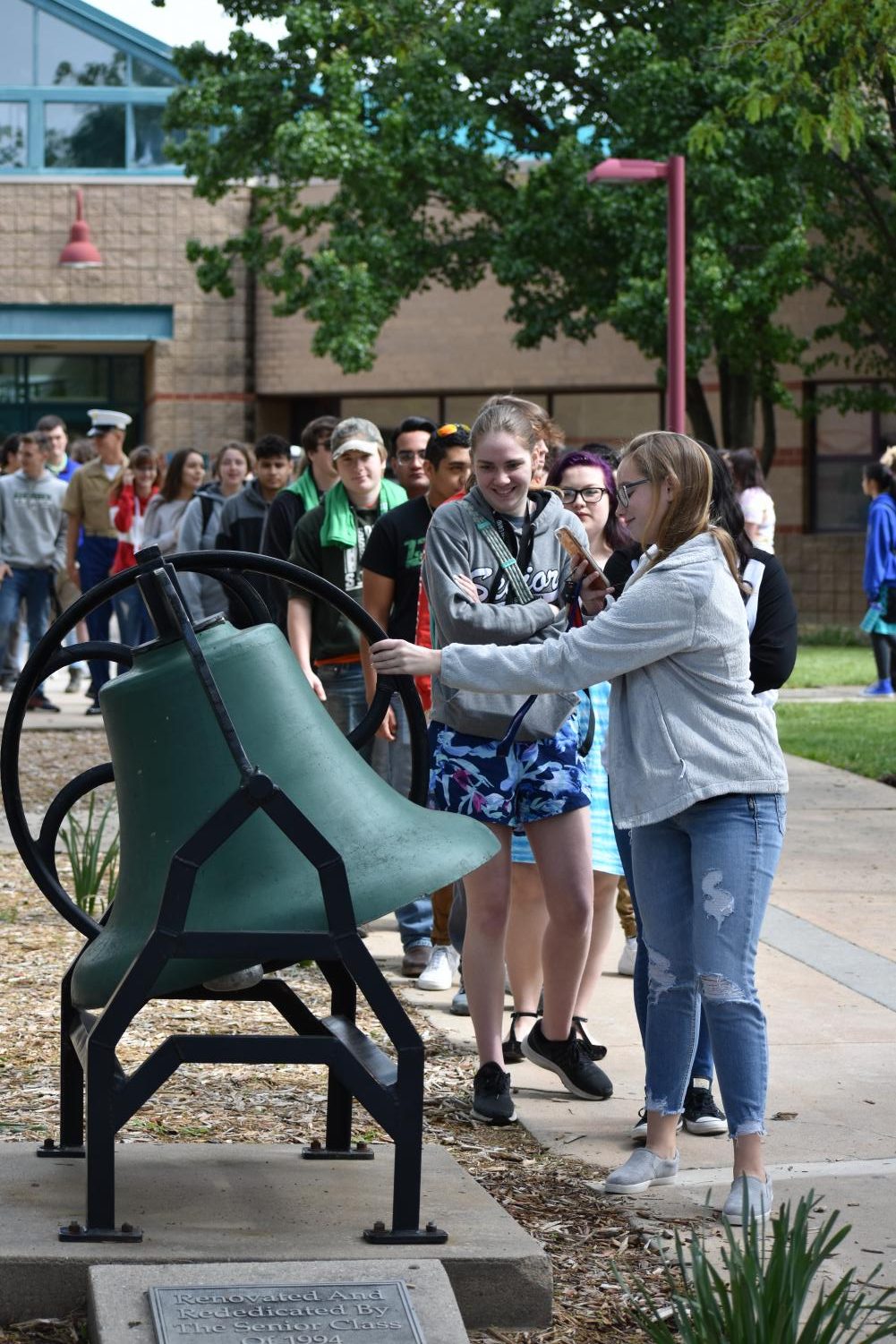 5/10/19 Senior bell ringing Ceremony (photo gallery by Damien Matmanivong)