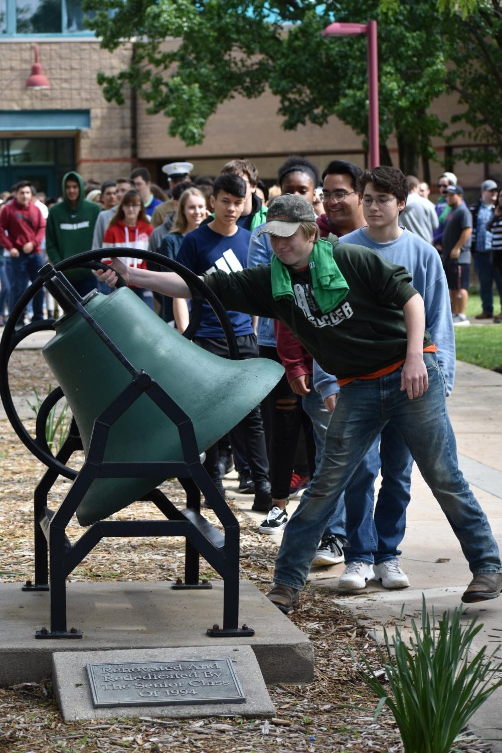 5/10/19 Senior bell ringing Ceremony (photo gallery by Damien Matmanivong)