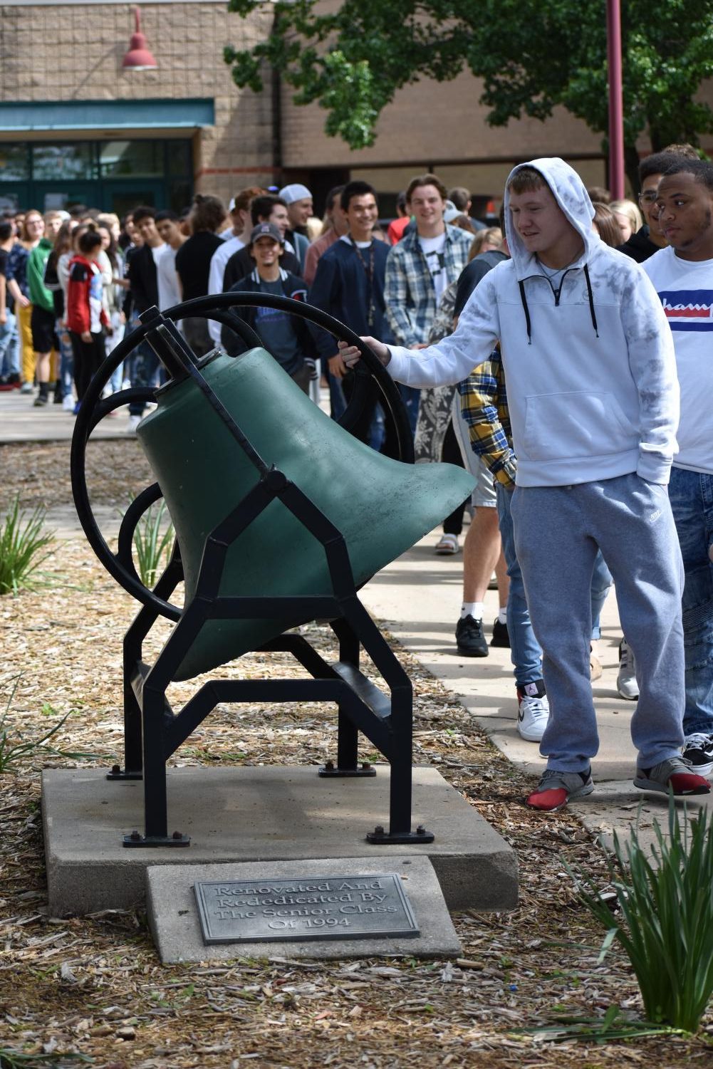 5/10/19 Senior bell ringing Ceremony (photo gallery by Damien Matmanivong)