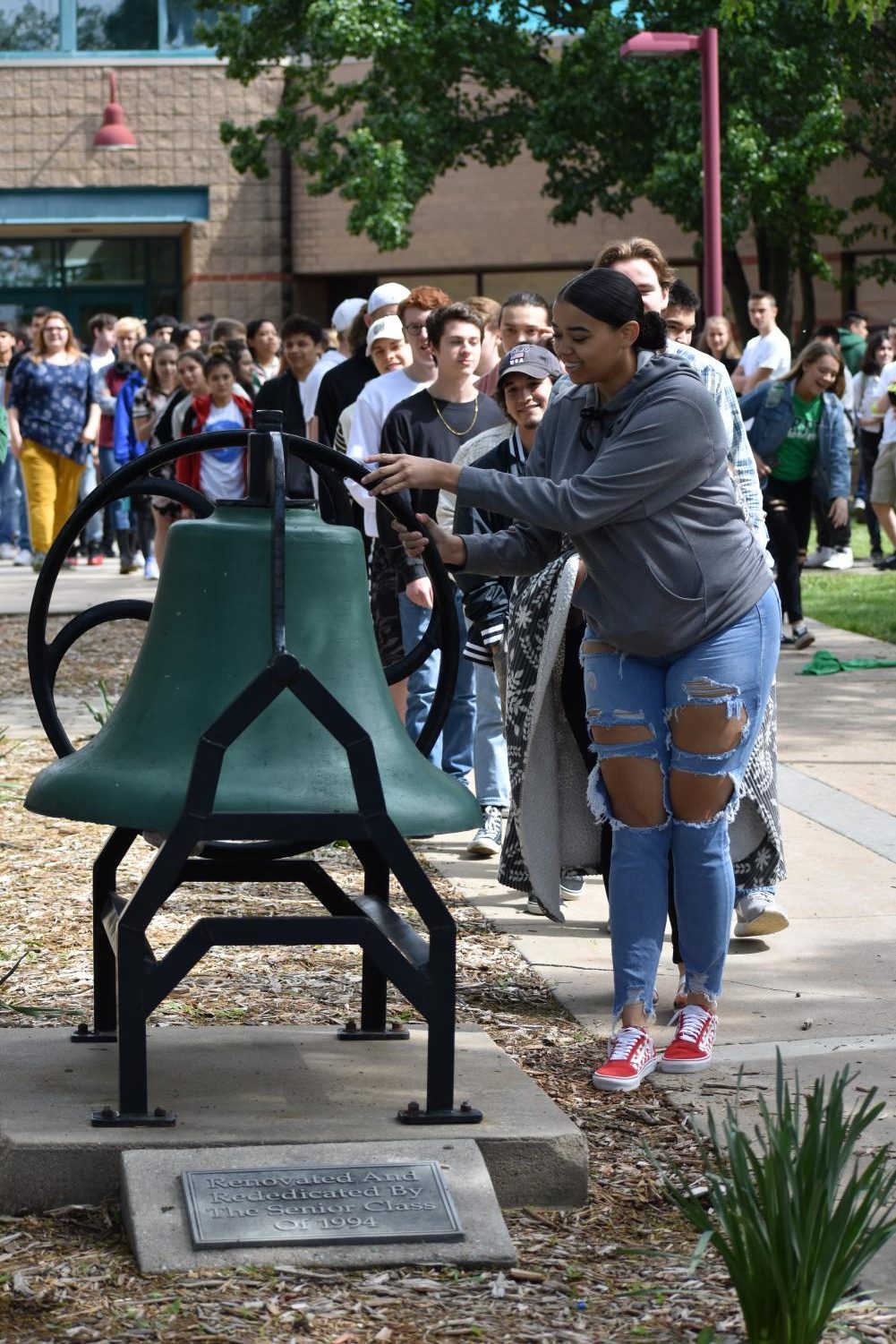 5/10/19 Senior bell ringing Ceremony (photo gallery by Damien Matmanivong)