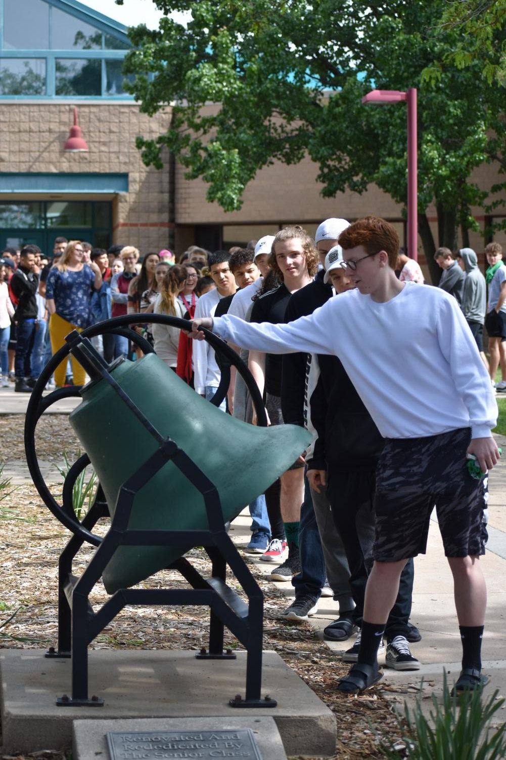 5/10/19 Senior bell ringing Ceremony (photo gallery by Damien Matmanivong)