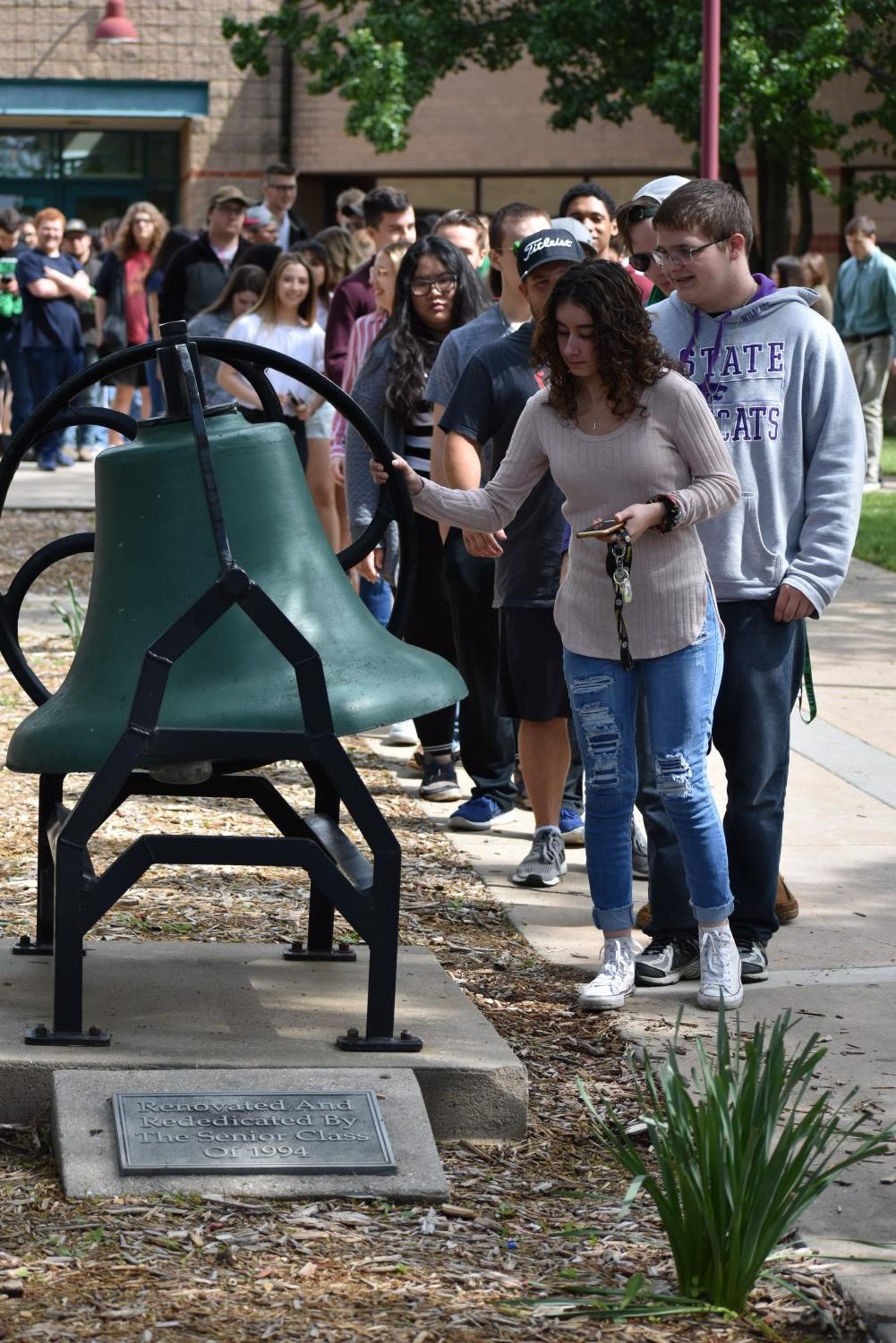 5/10/19 Senior bell ringing Ceremony (photo gallery by Damien Matmanivong)