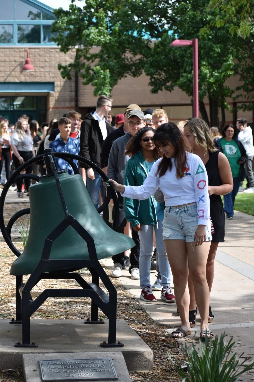 5/10/19 Senior bell ringing Ceremony (photo gallery by Damien Matmanivong)