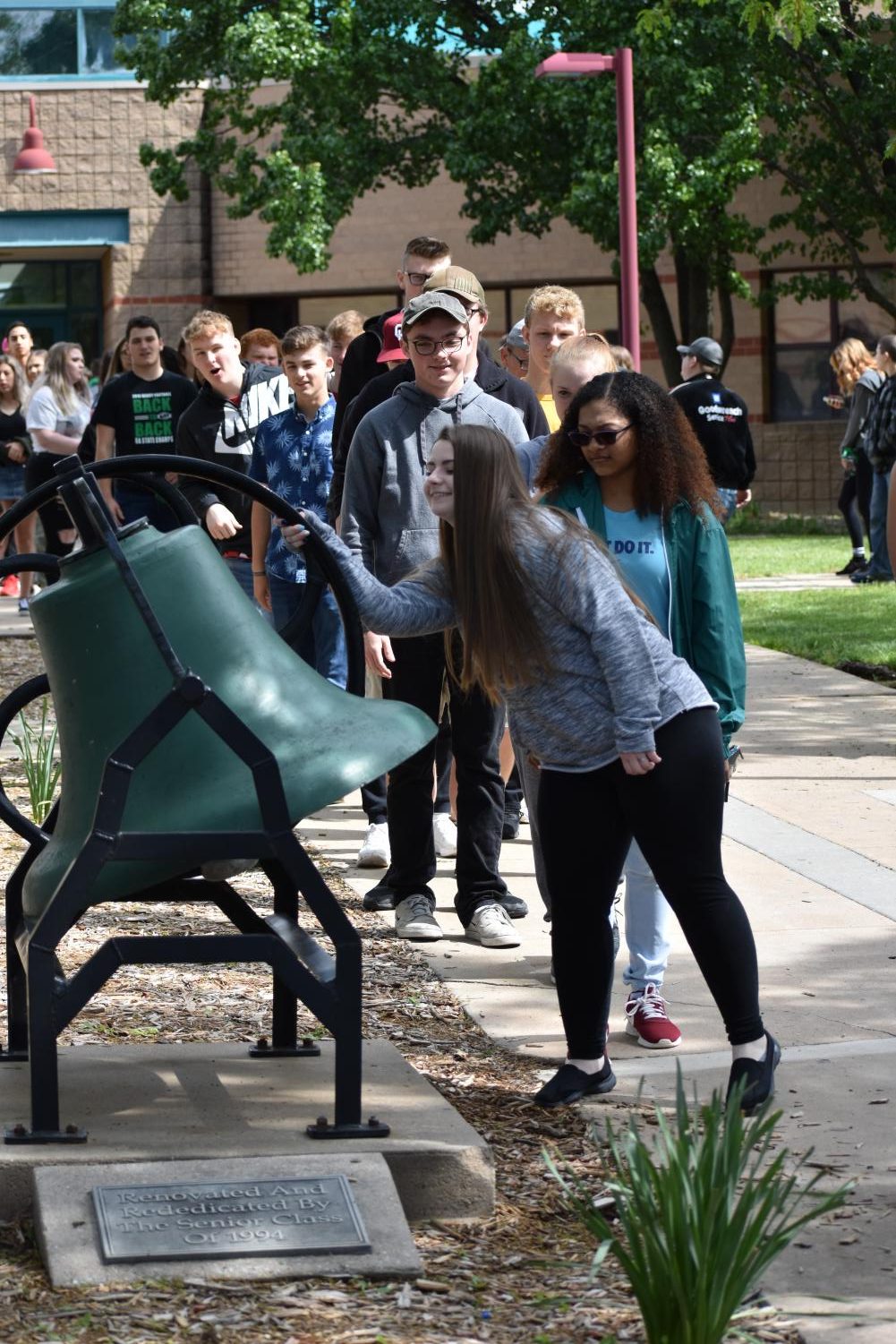 5/10/19 Senior bell ringing Ceremony (photo gallery by Damien Matmanivong)