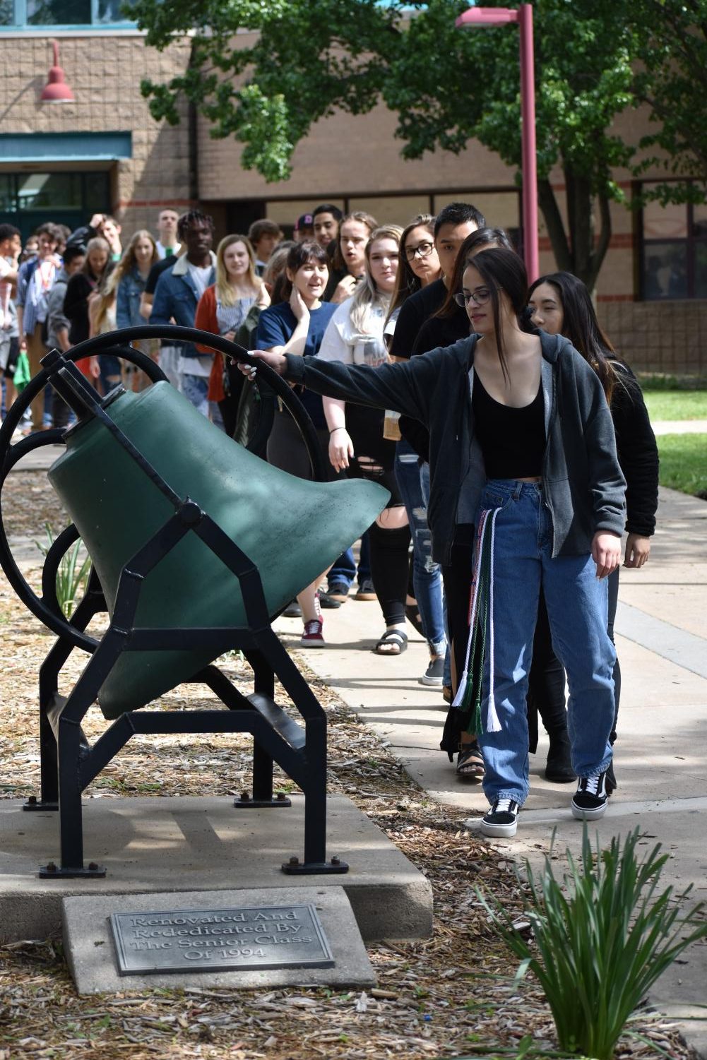 5/10/19 Senior bell ringing Ceremony (photo gallery by Damien Matmanivong)