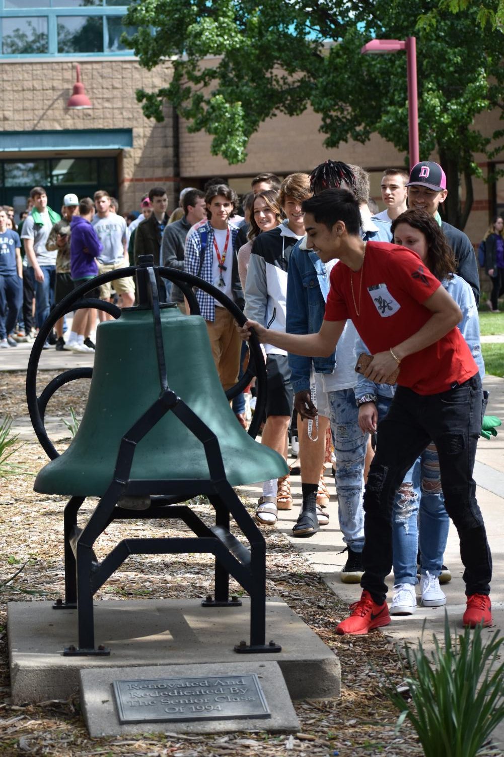 5/10/19 Senior bell ringing Ceremony (photo gallery by Damien Matmanivong)