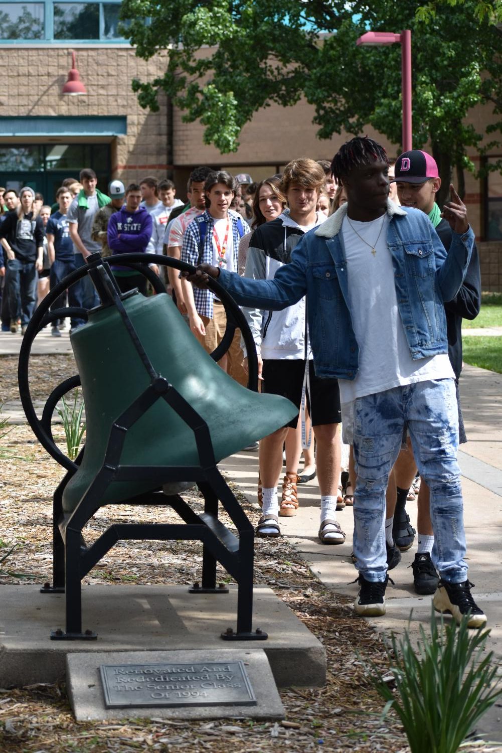 5/10/19 Senior bell ringing Ceremony (photo gallery by Damien Matmanivong)