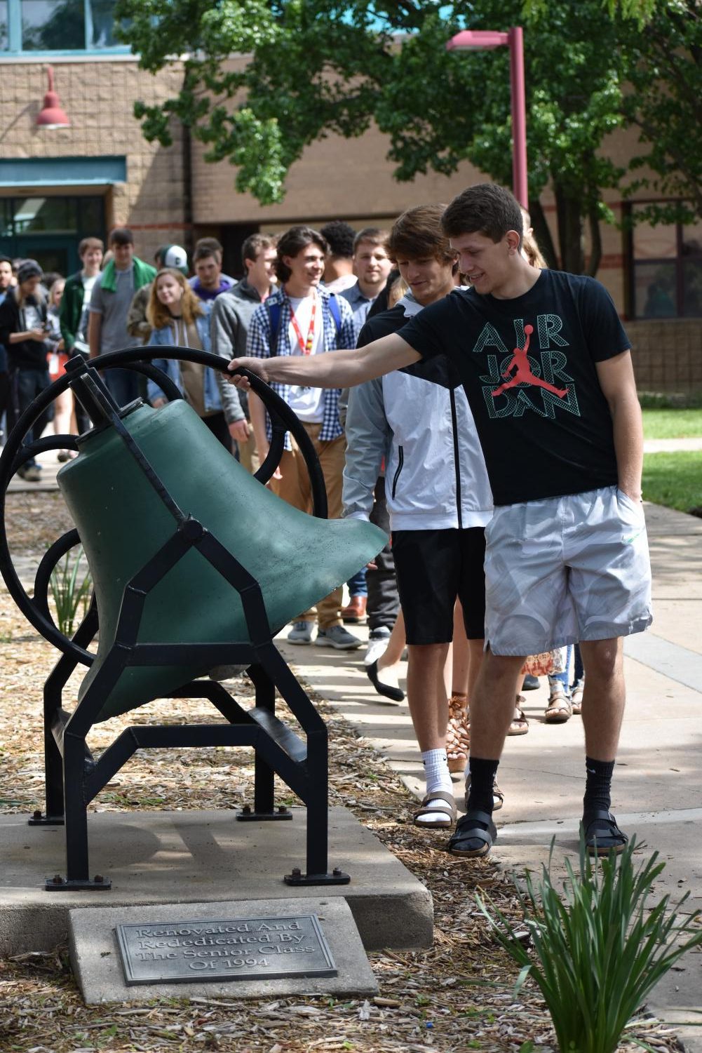 5/10/19 Senior bell ringing Ceremony (photo gallery by Damien Matmanivong)