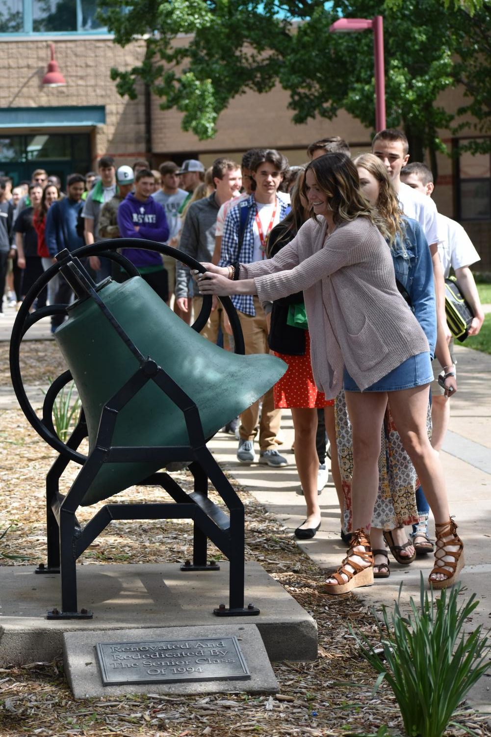 5/10/19 Senior bell ringing Ceremony (photo gallery by Damien Matmanivong)